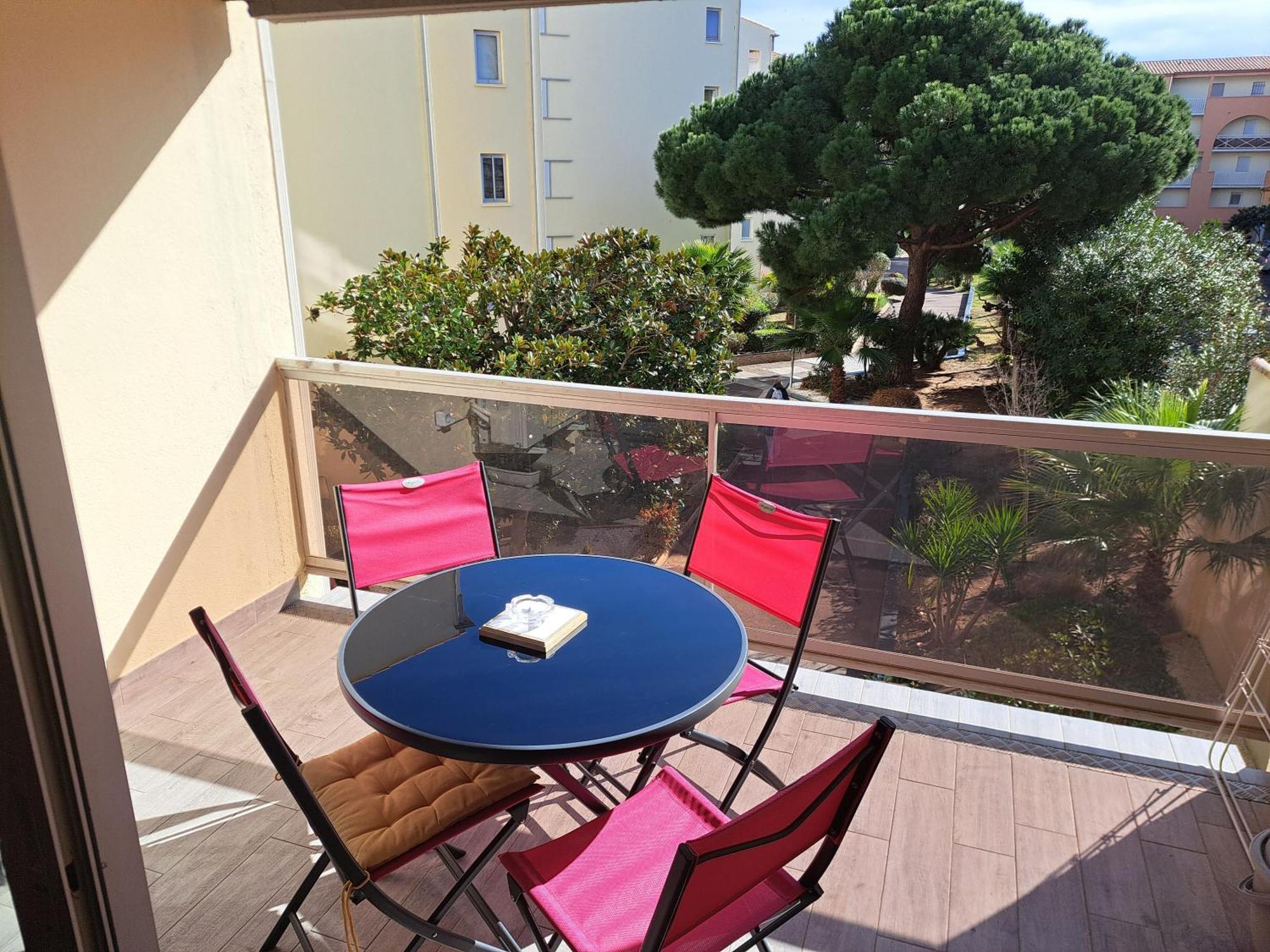 Helios 32, T2 Climatise, Parking, 500M Plage Agde Kültér fotó